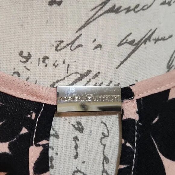 Adrienne Vittadini Ladies Pink & Black Floral Ruched Elbow Sleeve Blouse - Size - Picture 4 of 9